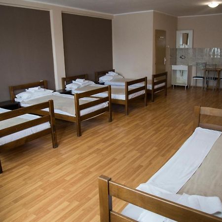 Hostel Milkaza Novi Sad Esterno foto