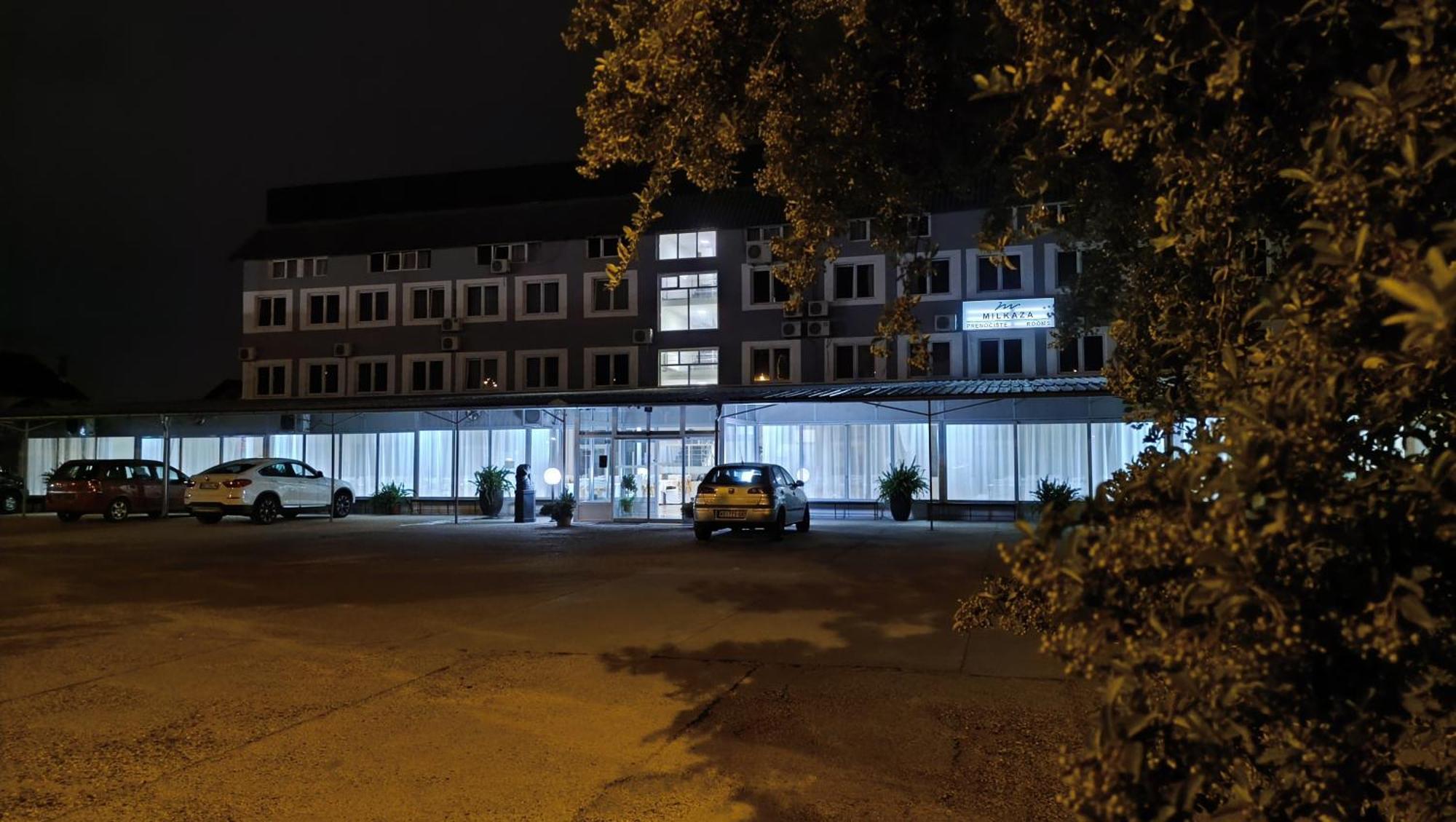 Hostel Milkaza Novi Sad Esterno foto
