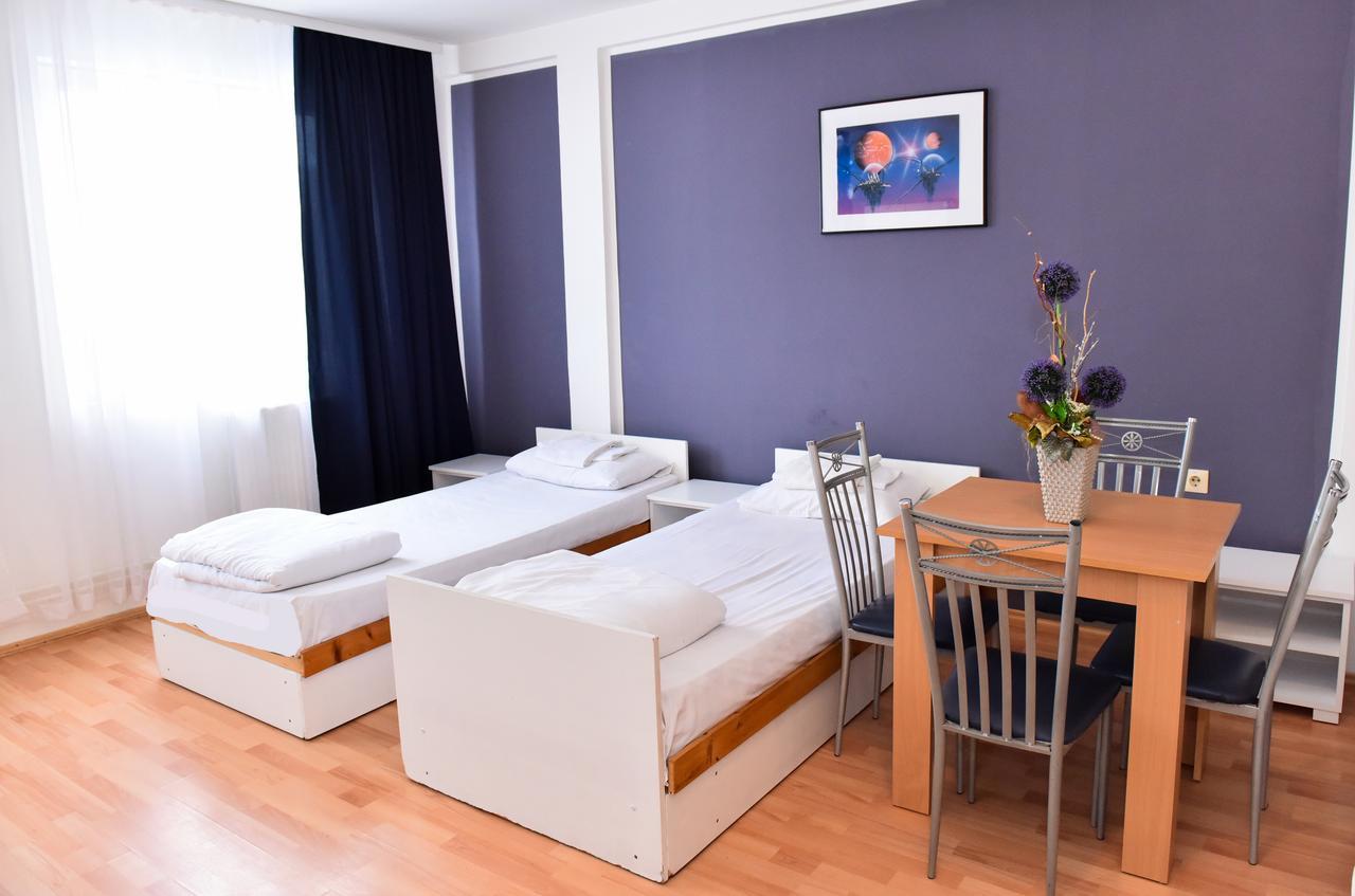 Hostel Milkaza Novi Sad Esterno foto