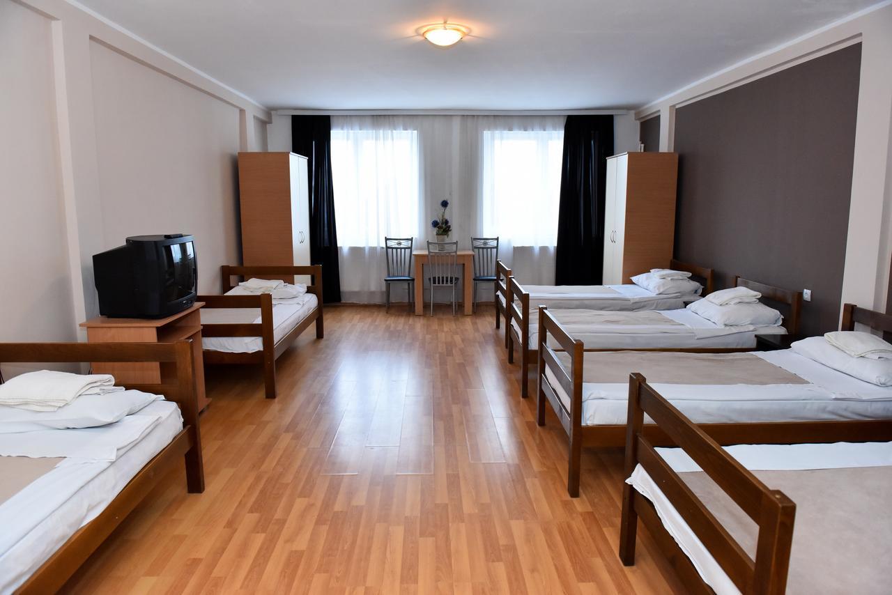 Hostel Milkaza Novi Sad Esterno foto