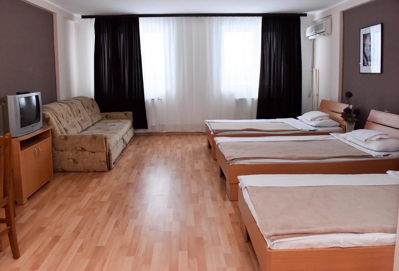 Hostel Milkaza Novi Sad Esterno foto