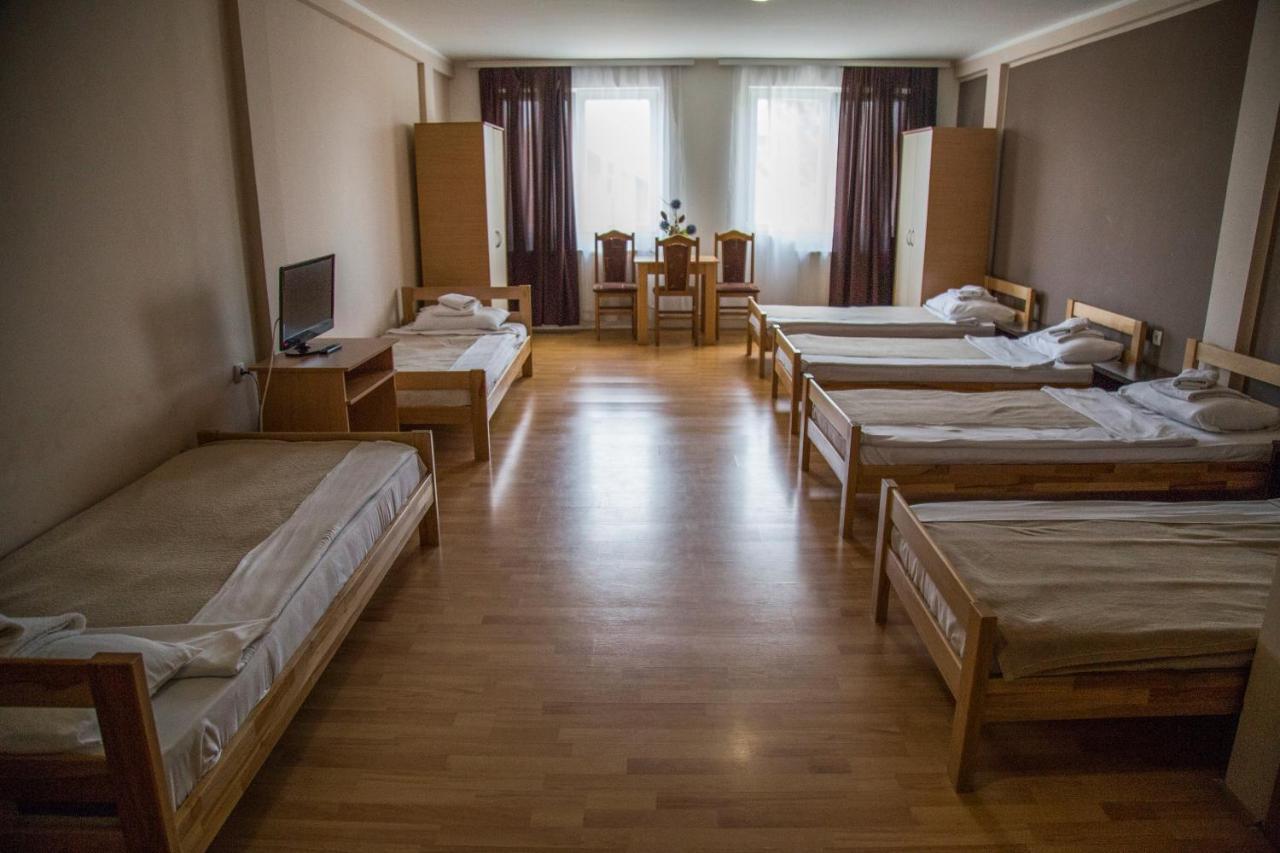 Hostel Milkaza Novi Sad Esterno foto