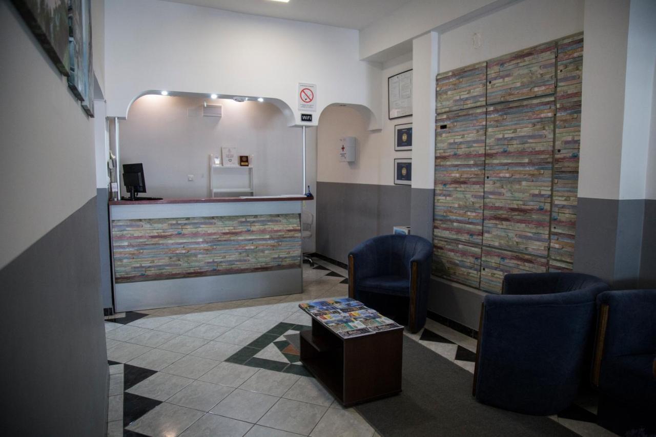 Hostel Milkaza Novi Sad Esterno foto