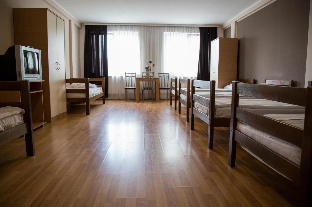 Hostel Milkaza Novi Sad Esterno foto