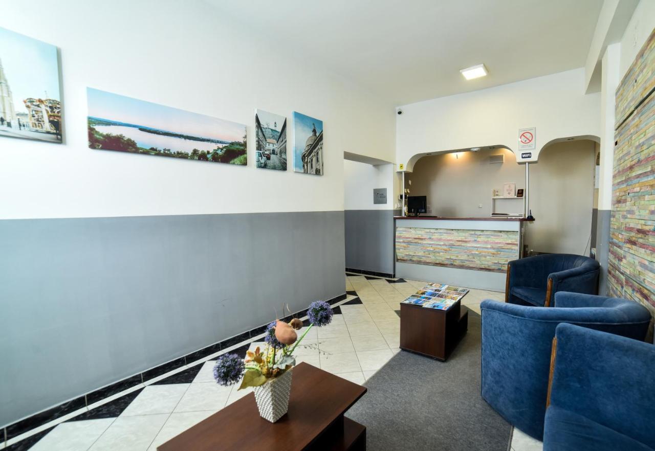 Hostel Milkaza Novi Sad Esterno foto